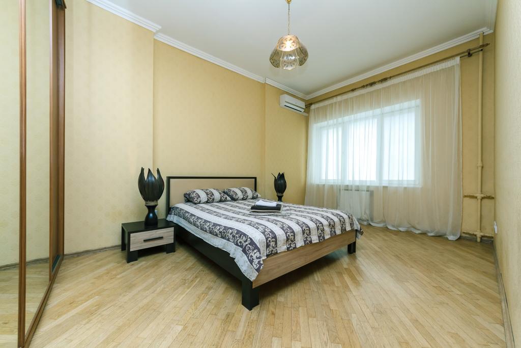 Apartment On Khreshchatyk Kyiv Exterior foto